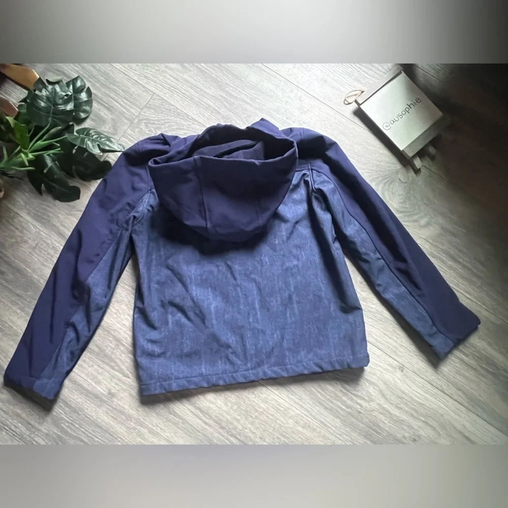 Snozu Full Zip Hooded Winter Jacket in Blue. Unisex kids. Size 10 / 12